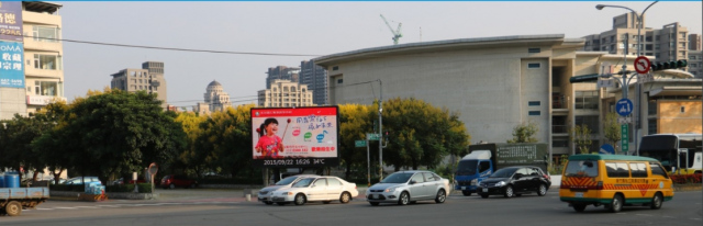 竹北市自強南路/文興路LED電視牆